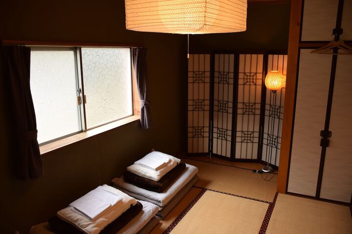 Room 6 of 34