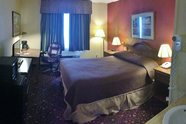 1 Queen Bed (1 of 7)