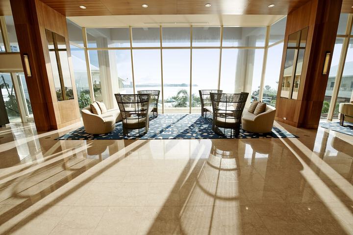 Entrance & Lobby