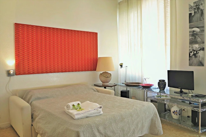 Room 5 of 13