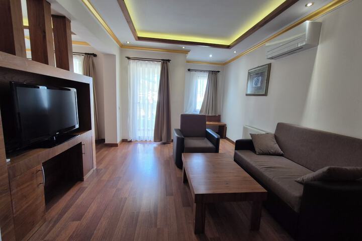 Room 10 of 26