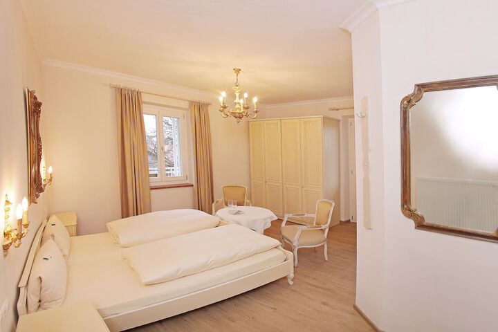 Room 17 of 52