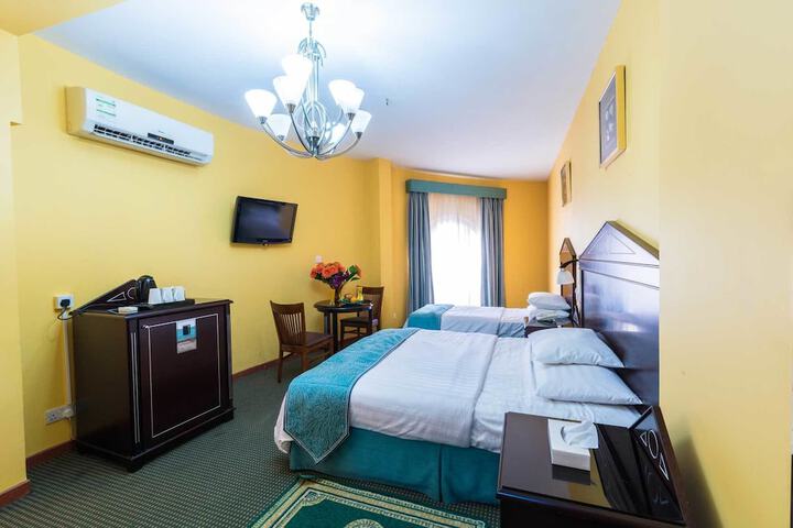 Room 10 of 14