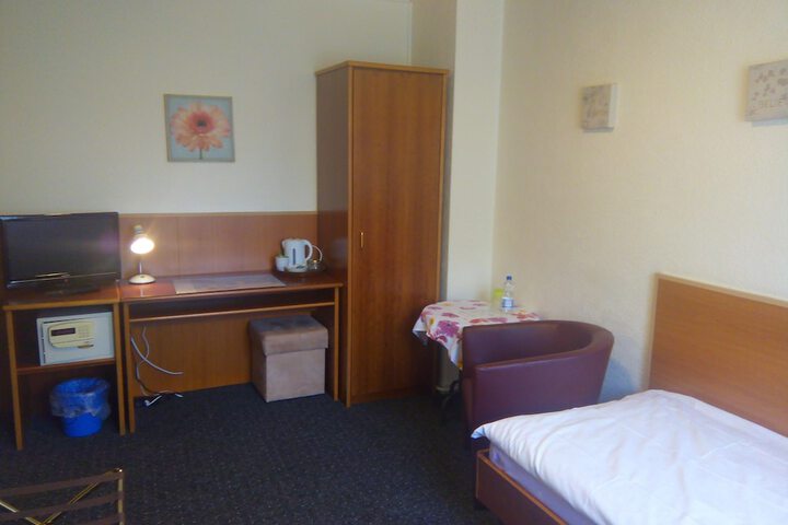 Room 44 of 59