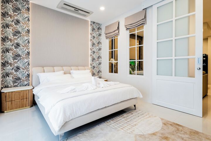 Room 46 of 213