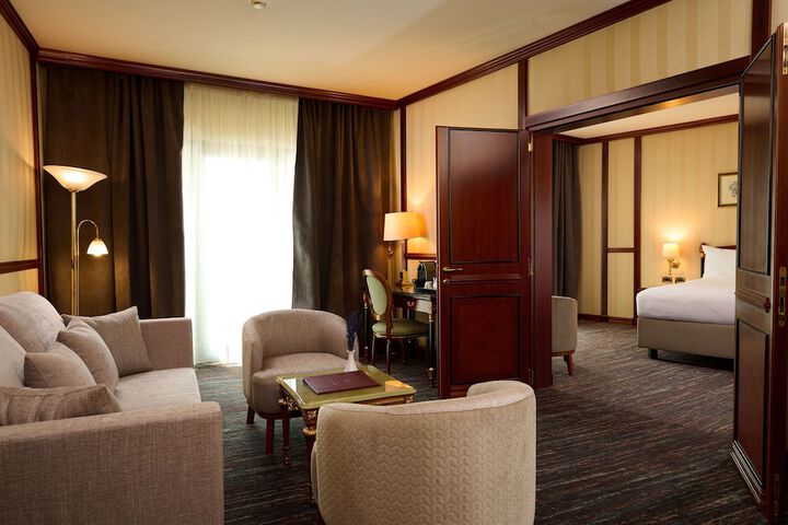 Room 18 of 53