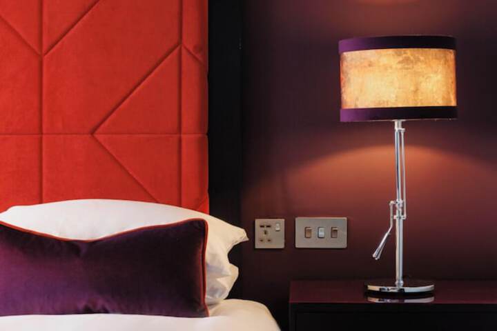 Room 30 of 100