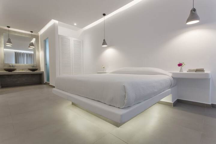 Room 18 of 144