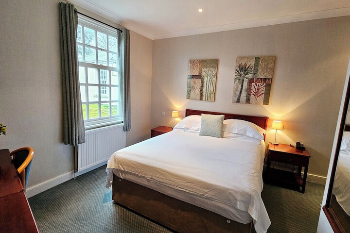 Room 2 of 14