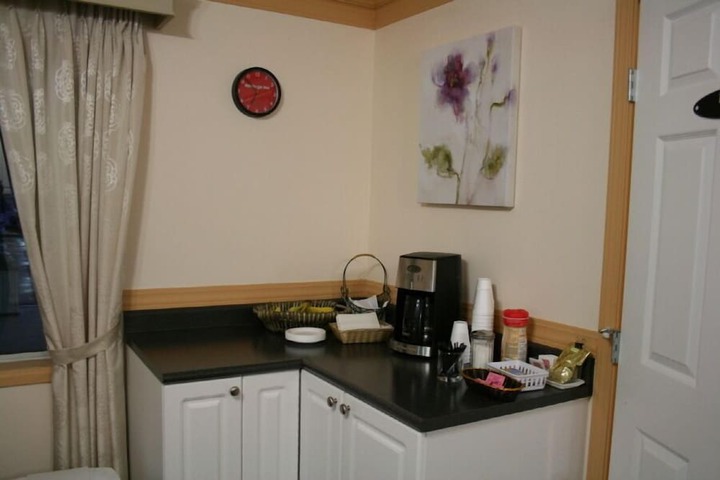 Breakfast/Coffee Service 44 of 63