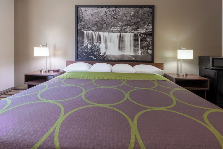 1 King Bed (6 of 12)