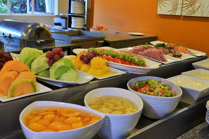 Breakfast/Coffee Service 165 of 207