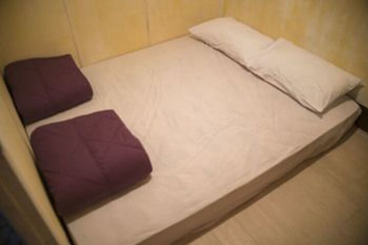 Room 12 of 34