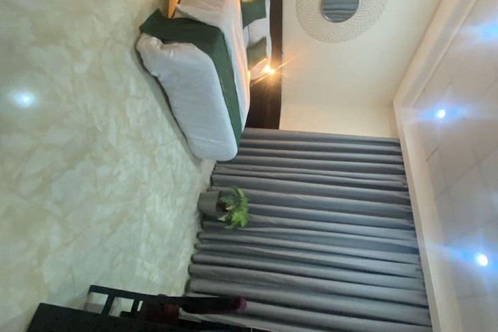 Room 11 of 26
