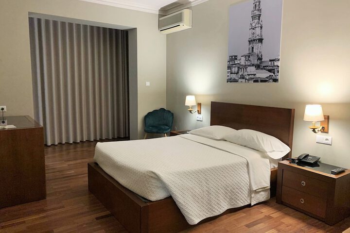 Room 6 of 14
