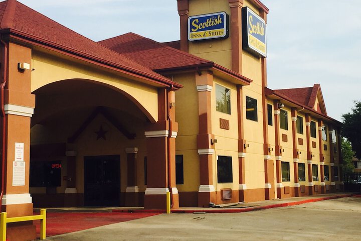 Scottish Inn & Suites - Hobby Airport