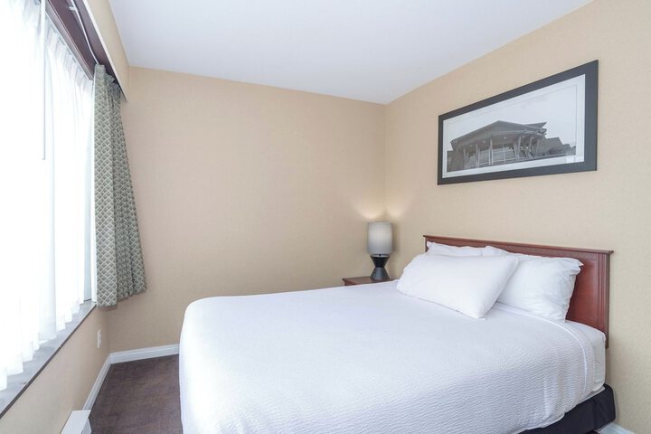 Room 16 of 34
