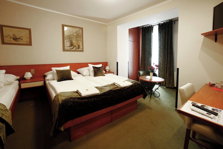 Room 17 of 42
