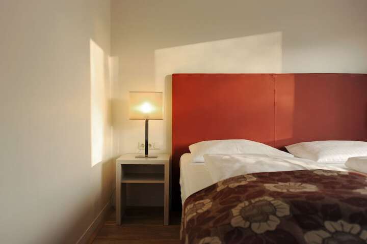 Room 35 of 60