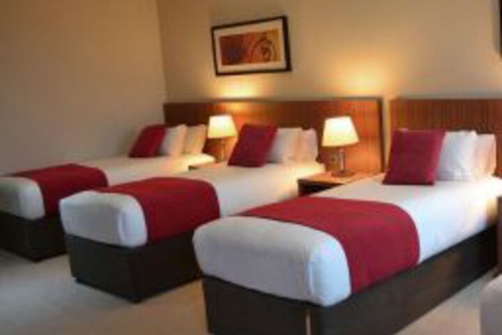 Carrick Plaza Suites by The Key Collection