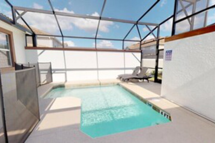 Pool 25 of 60