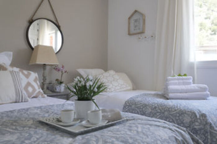 Room 45 of 211