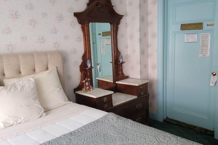 Room 78 of 206