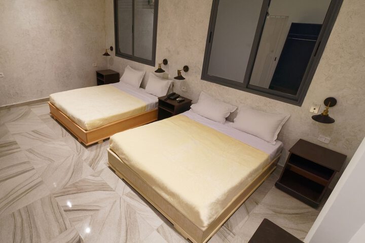 Room 7 of 28