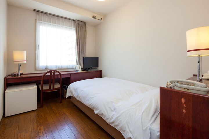 Room 4 of 19