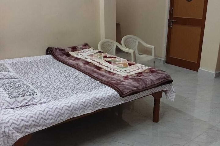 Room 4 of 24