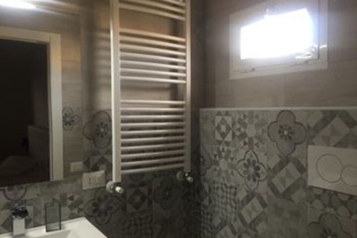 Room 8 of 27
