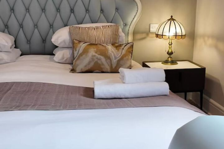 Room 13 of 38