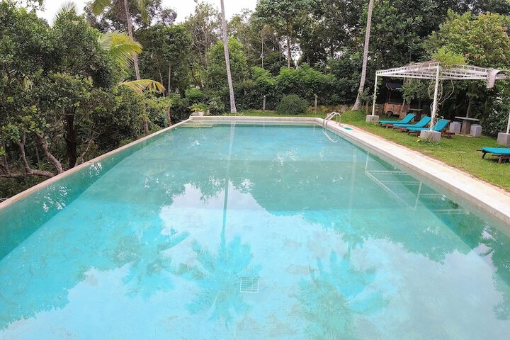 Pool 25 of 49