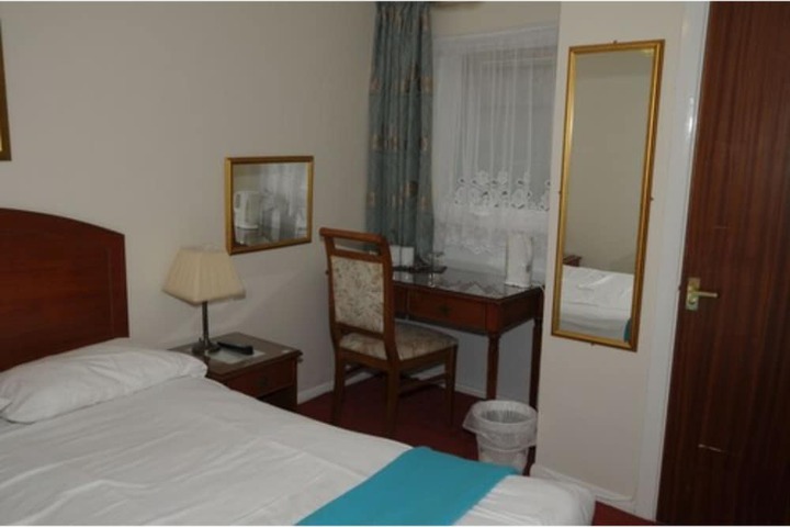 Room 6 of 39