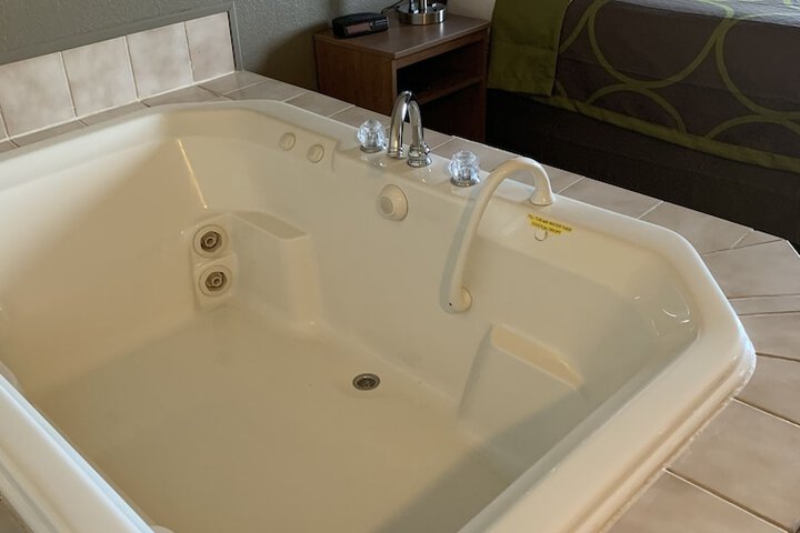Room 12 of 62