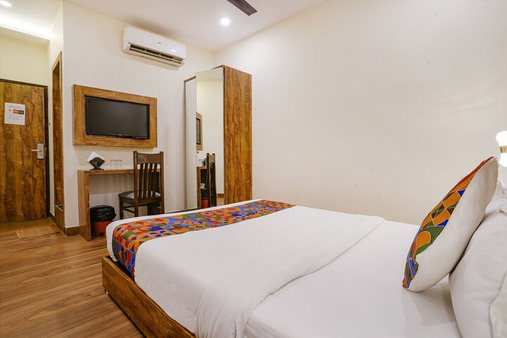 Room 16 of 27