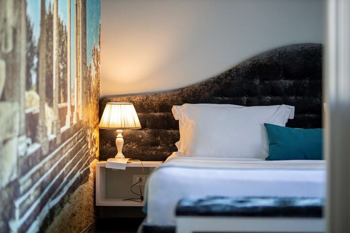 Room 81 of 164
