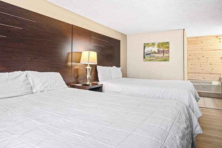2 Queen Beds (4 of 18)