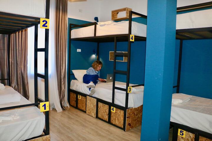 Room 5 of 15