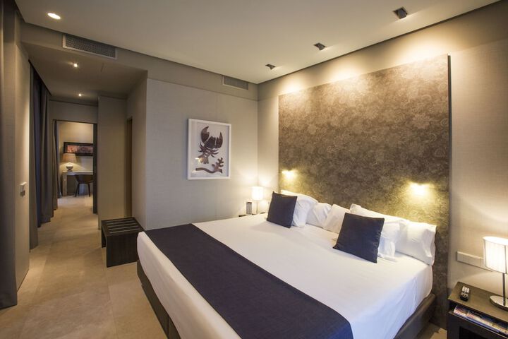 Room 9 of 34