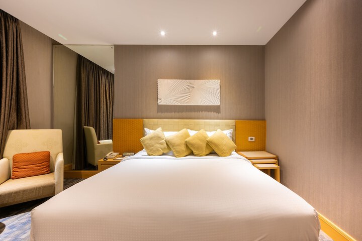 Room 65 of 151