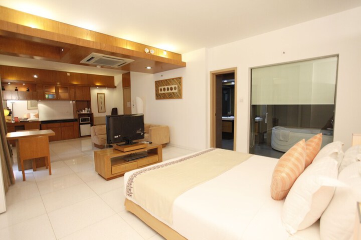 Room 6 of 49