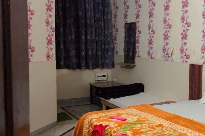 Room 9 of 44
