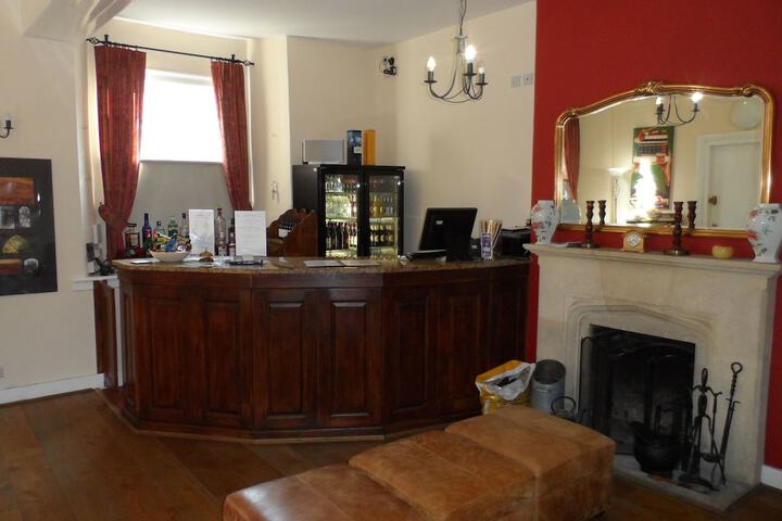 Lounge 15 of 23