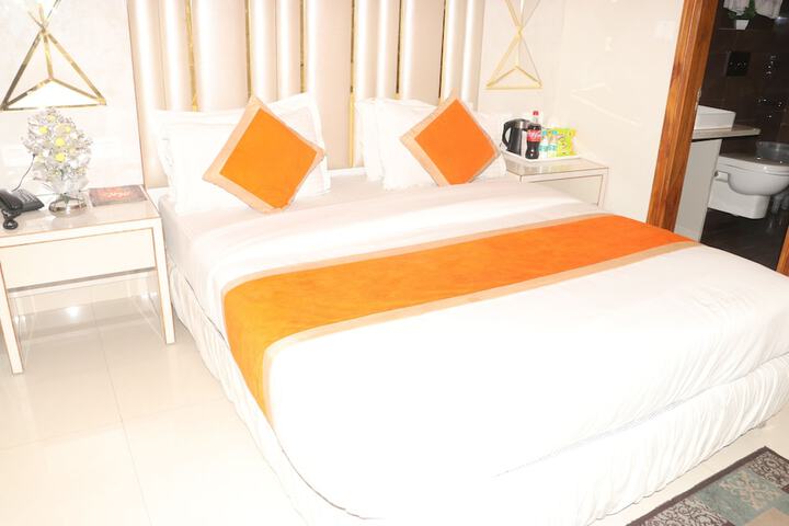 Room 8 of 38
