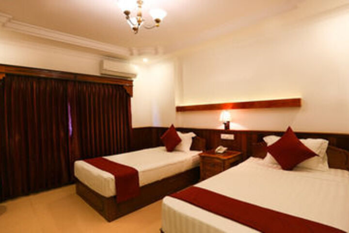 Room 13 of 27