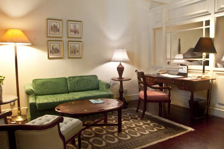 Room 3 of 113