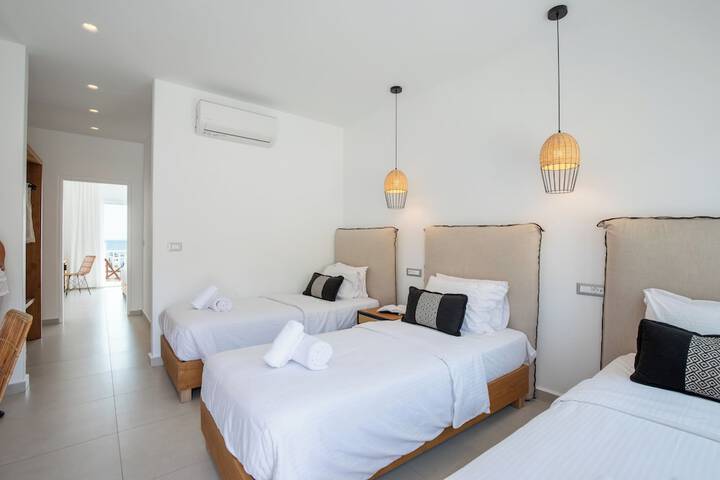 Room 32 of 144
