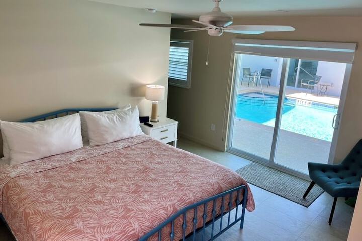 Room 2 of 28
