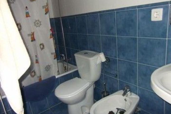 Room 3 of 20
